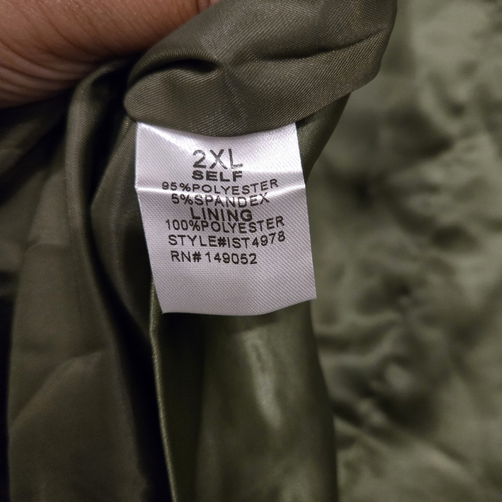 Fashion Nova Green Blazer with Insulated Design - Picture 3 of 4